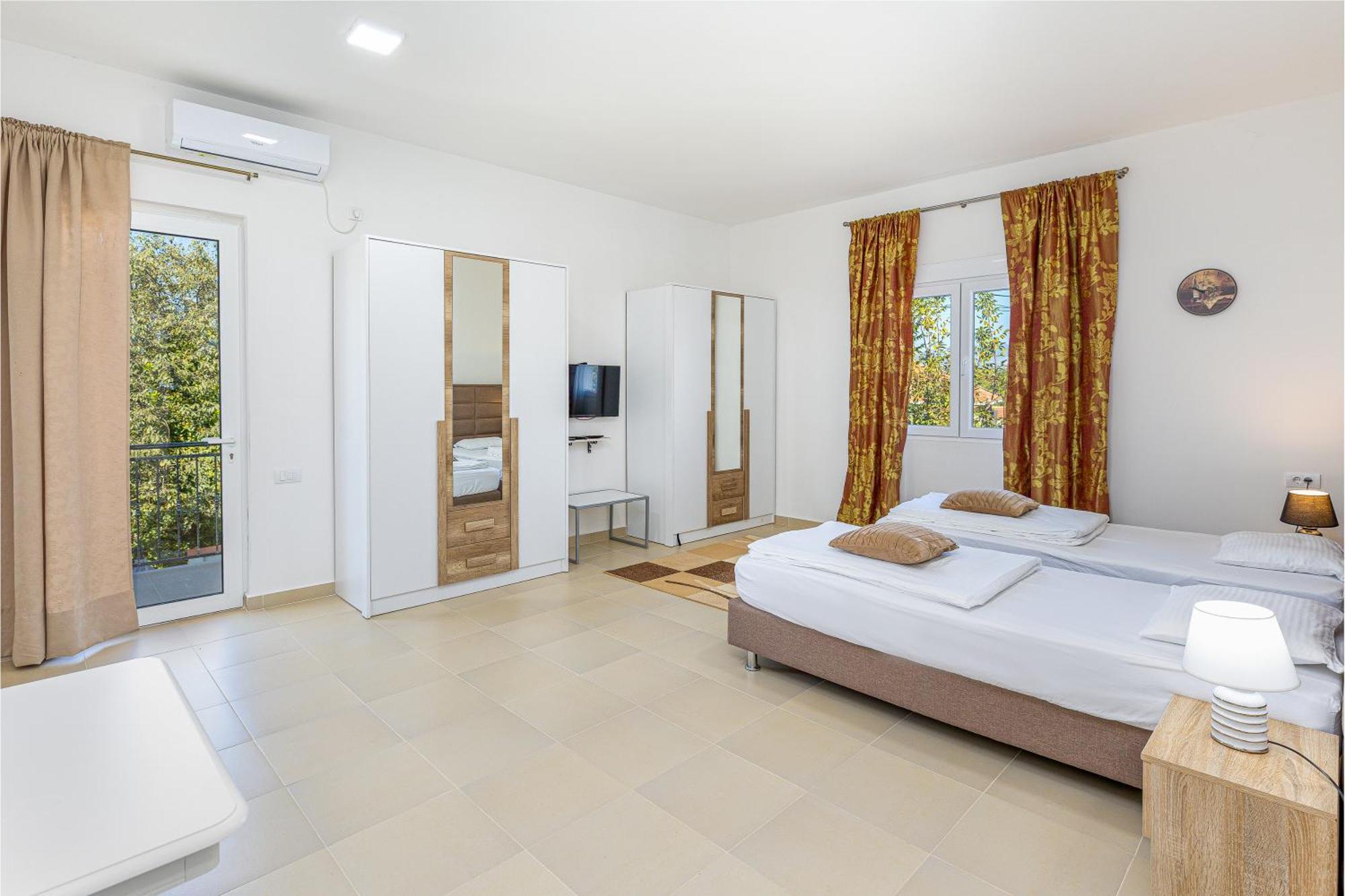Apartments Lustica Radovici Zimmer foto