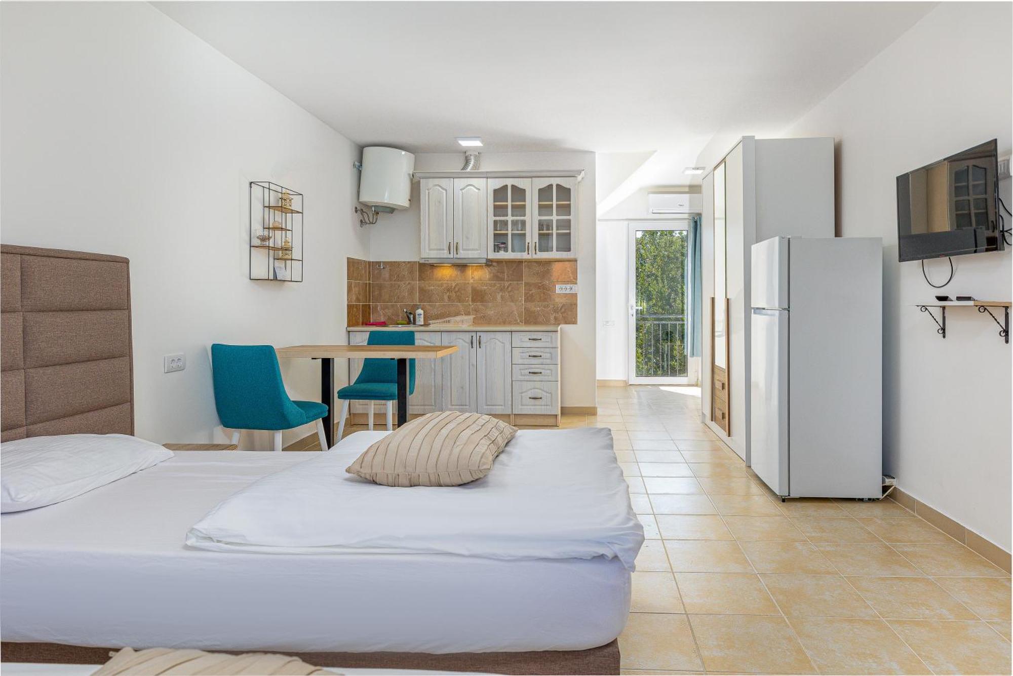 Apartments Lustica Radovici Zimmer foto